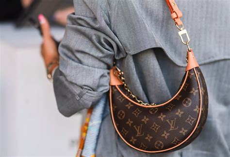louis vuitton crescent bag